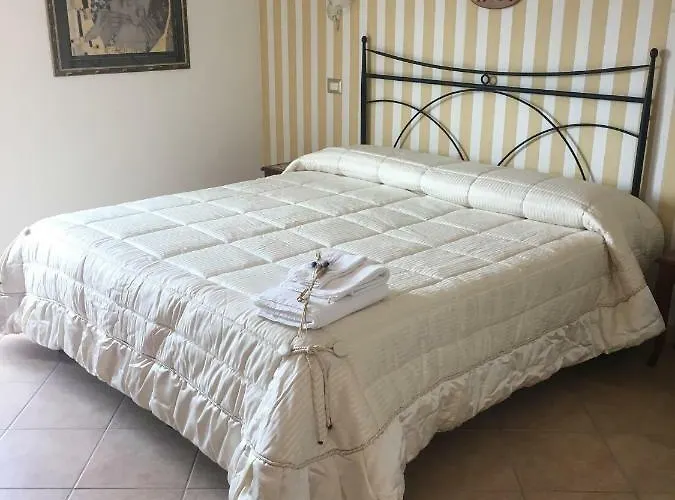 فندق مبيت وإفطار Sole Luna بيرودجا